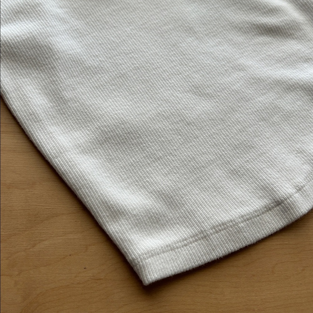 Women’s cropped top - Picture 3 of 4